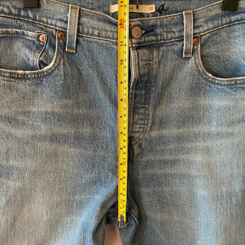 Levi's Premium Wedgie High Rise Straight Leg Jeans Button Fly Medium Wash 32